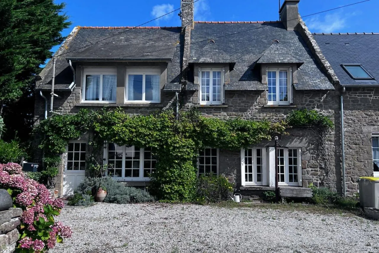 Rare Pearl With Garden Facing The Sea Vila Saint-Coulomb